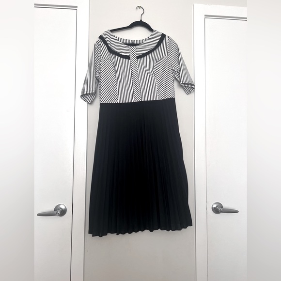 Plus size Pleated office wear Dress - Picture 1 of 4